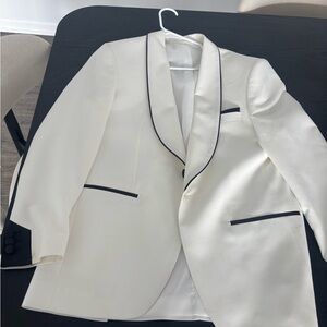 Source Unknown White Jacket with Black Accents